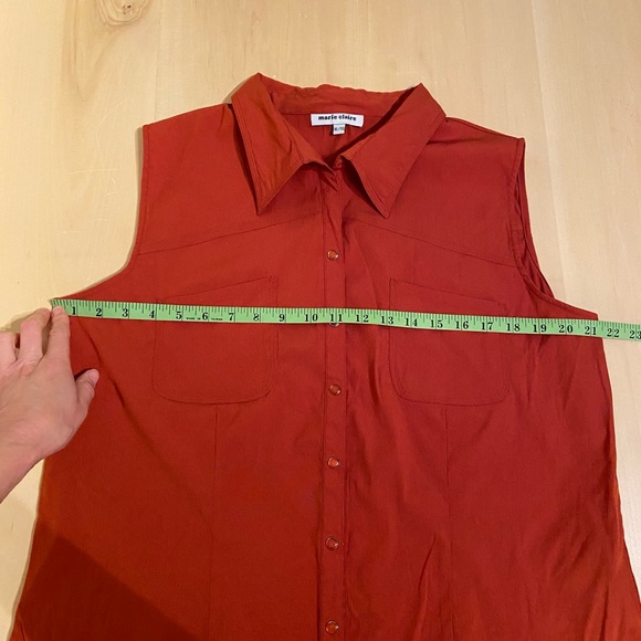 MARIE CLAIRE X-large sleeveless button up. Outdoors and hiking style. - Picture 7 of 11